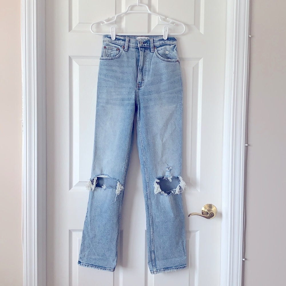 Abercrombie 90s Ultra High Rise Straight Jean 26